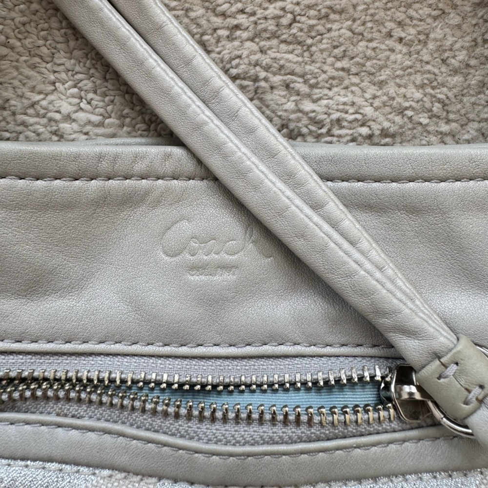 Vintage Y2K Coach Parker OP Art Signature Silver Bag (13508) - Picture 13 of 15